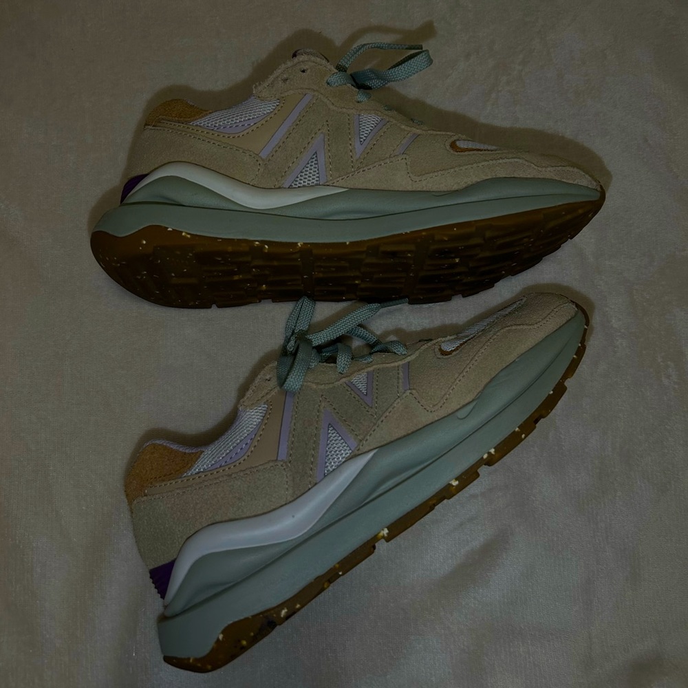 NEW BALANCE 57/40 woman’s size 7.5